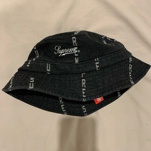 Supreme bucket hat